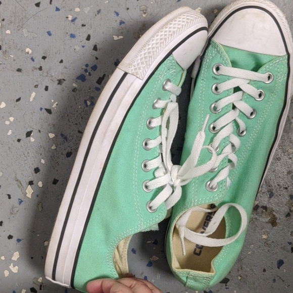 Mint colored Converse low top sneakers - Picture 3 of 4
